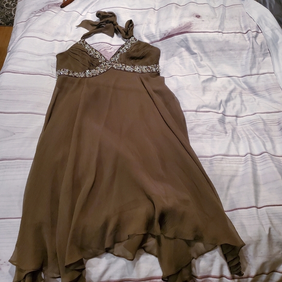 BCBG MaxAzria Brown Silk flouncy dress size 8 NWT - Picture 11 of 11